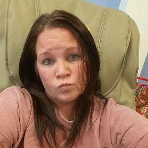 Meet your Posher, Lorie